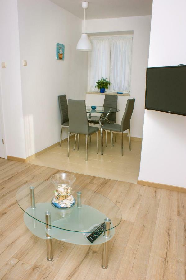 Apartments Martina บานโจเล ภายนอก รูปภาพ